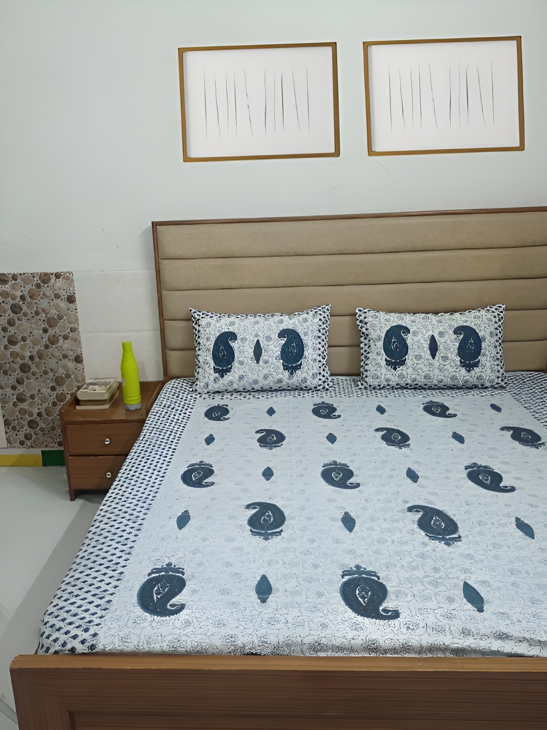 

THE CONVERSION Blue & Beige Ethnic Motifs 180 TC King Bedsheet with 2 Pillow Covers