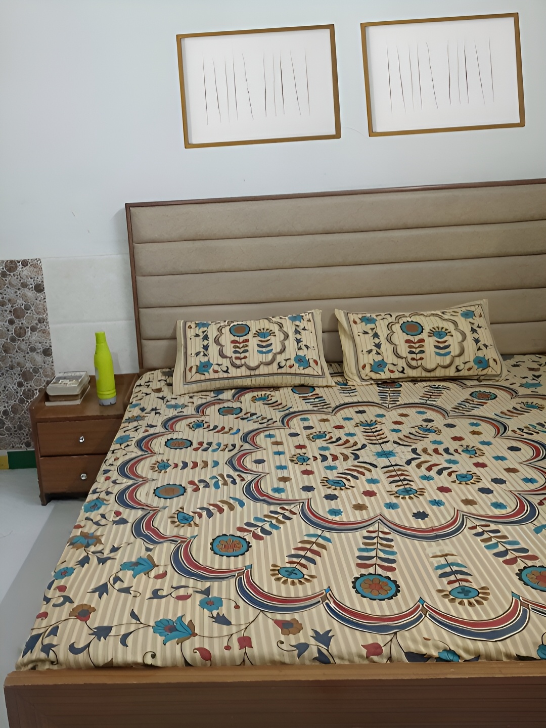

THE CONVERSION Yellow Floral Cotton 120 TC Queen Bedsheet with 2 Pillow Covers