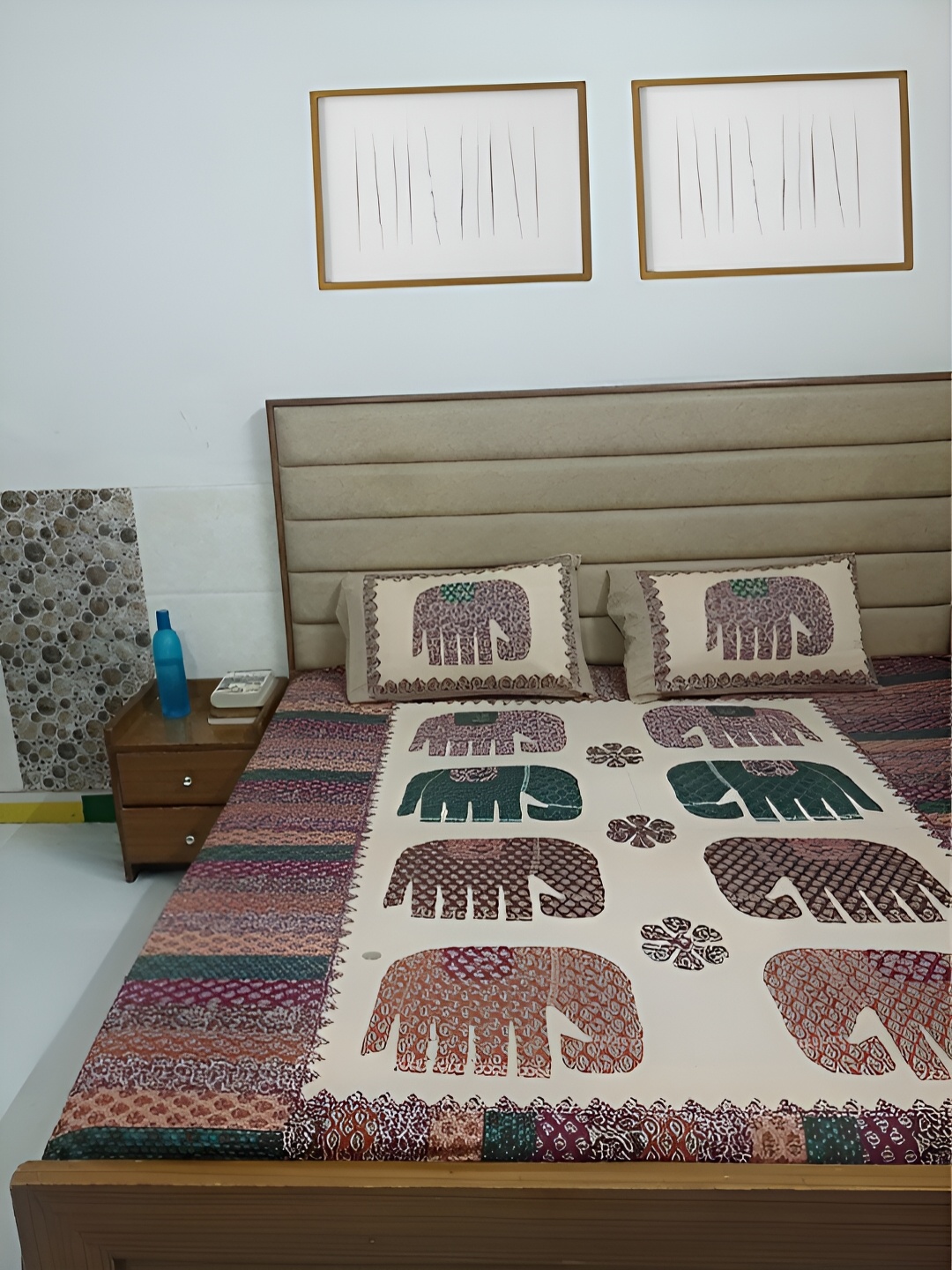 

THE CONVERSION Brown & Cream Ethnic Motifs 120 TC Queen Bedsheet with 2 Pillow Covers