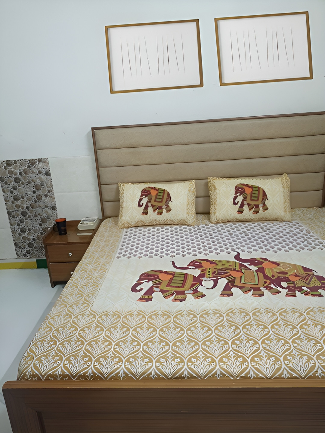 

THE CONVERSION Brown & Cream Ethnic Motifs 120 TC Queen Bedsheet with 2 Pillow Covers