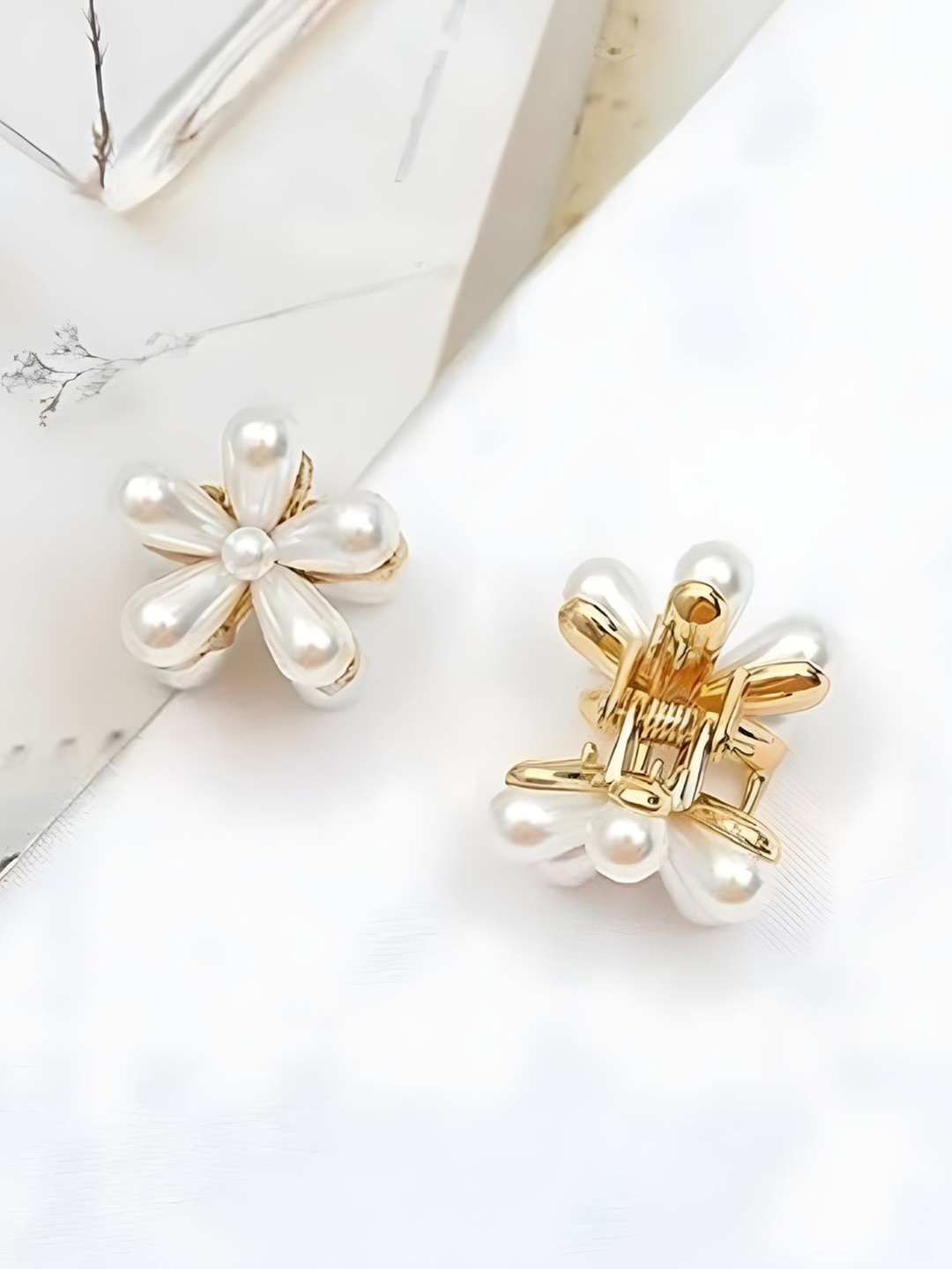 

ANNA CREATIONS Set Of 20 Floral Embellished Claw Clip, White