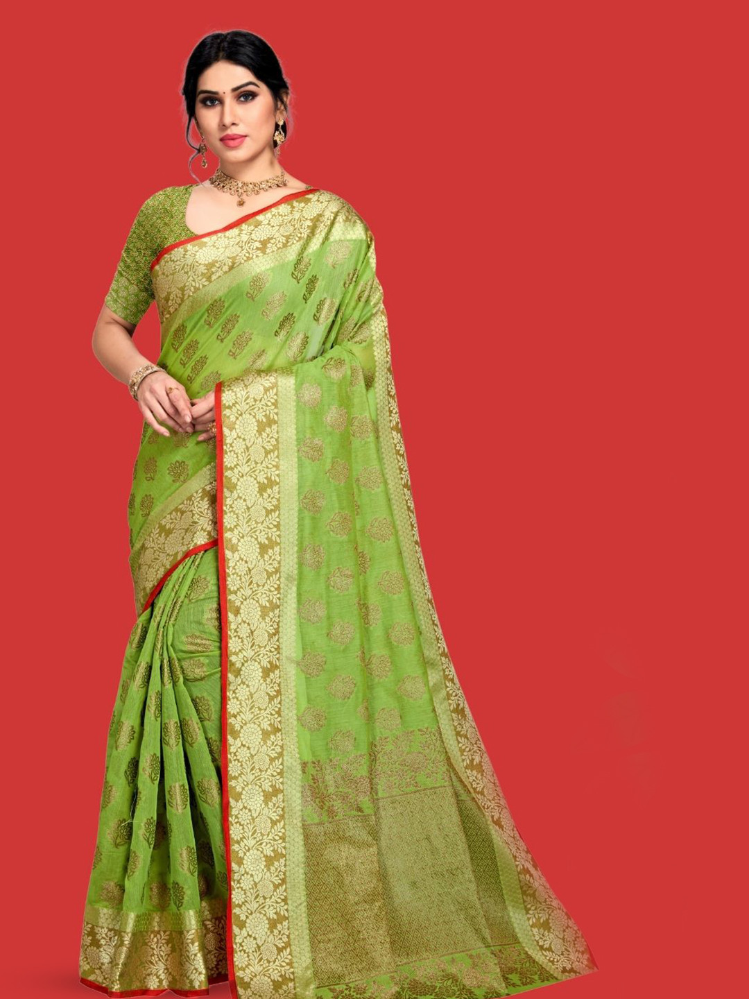 

MAGMINA Floral Woven Design Banarasi Saree, Green