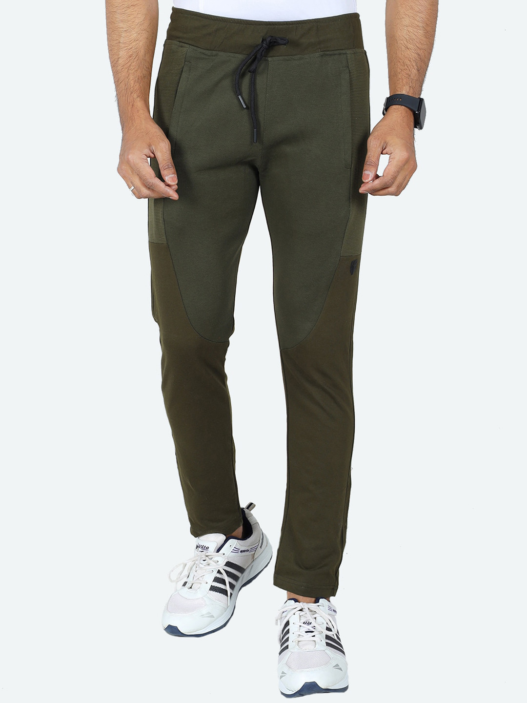

GAME BEGINS Men Relaxed-Fit Mid-Rise Cotton Track Pant, Olive