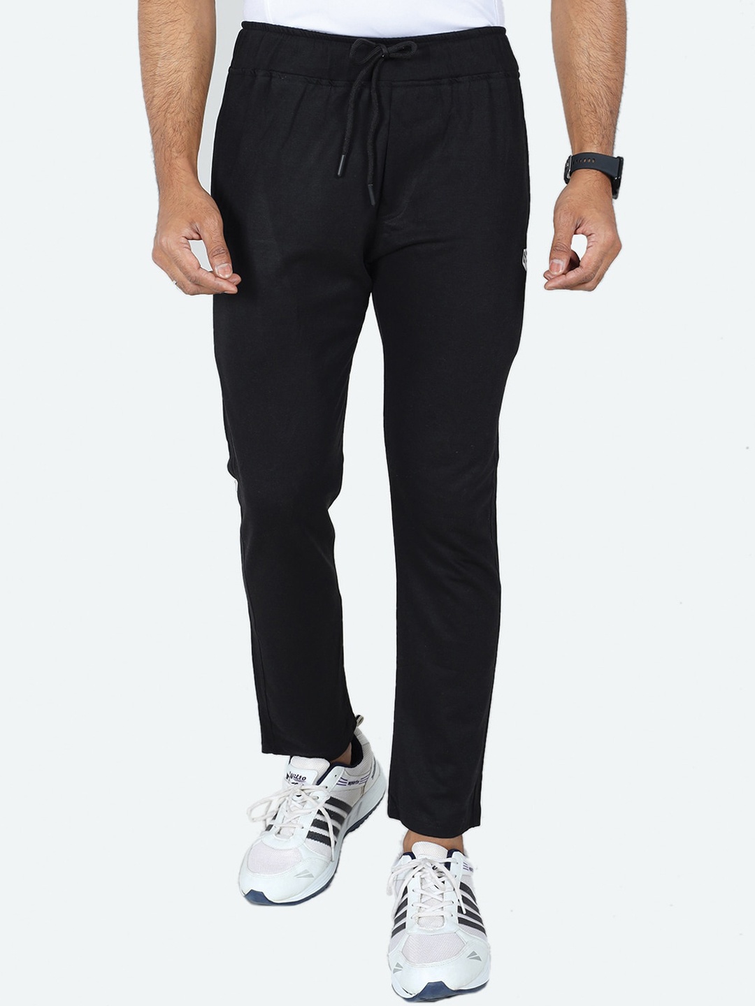 

GAME BEGINS Men Relaxed-Fit Mid-Rise Cotton Track Pant, Black