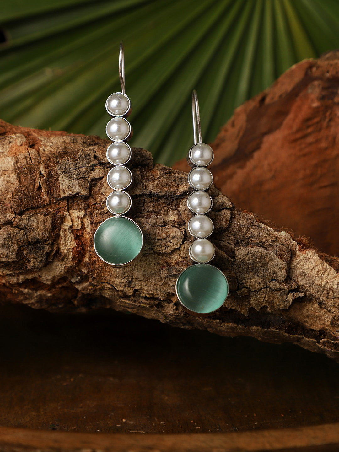 

VENI Silver-Plated Stone-Studded Contemporary-Shaped Drop Earrings