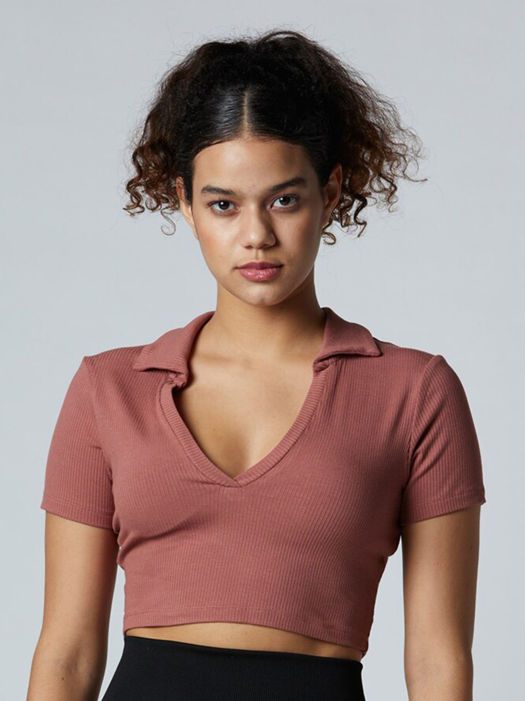 

Koovs Shirt Collar Ribbed Fitted Crop Top, Rose