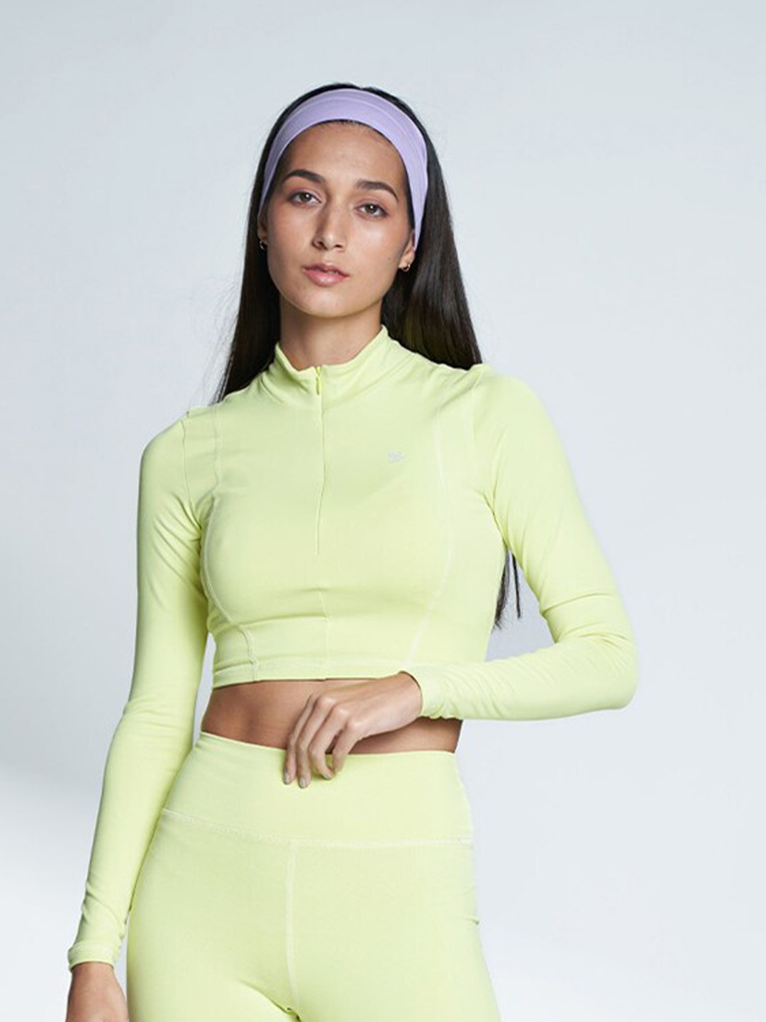

Koovs High Neck Crop Sports Top, Fluorescent green