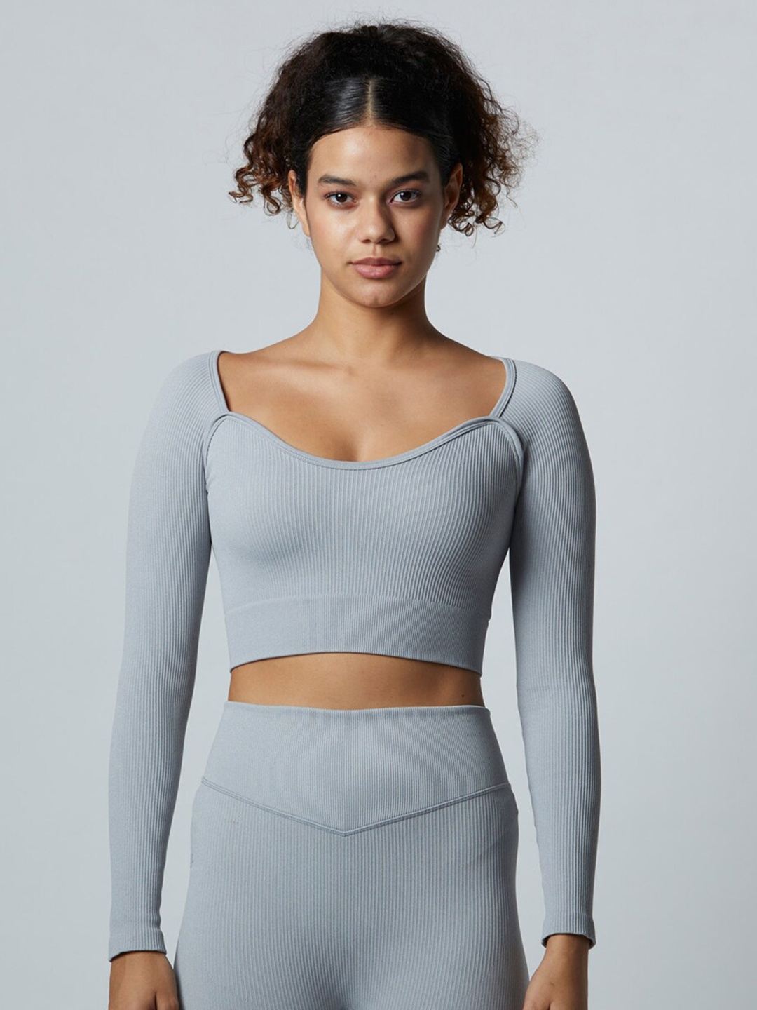 

Koovs Ribbed Sweetheart Neck Fitted Crop Sports Top, Grey