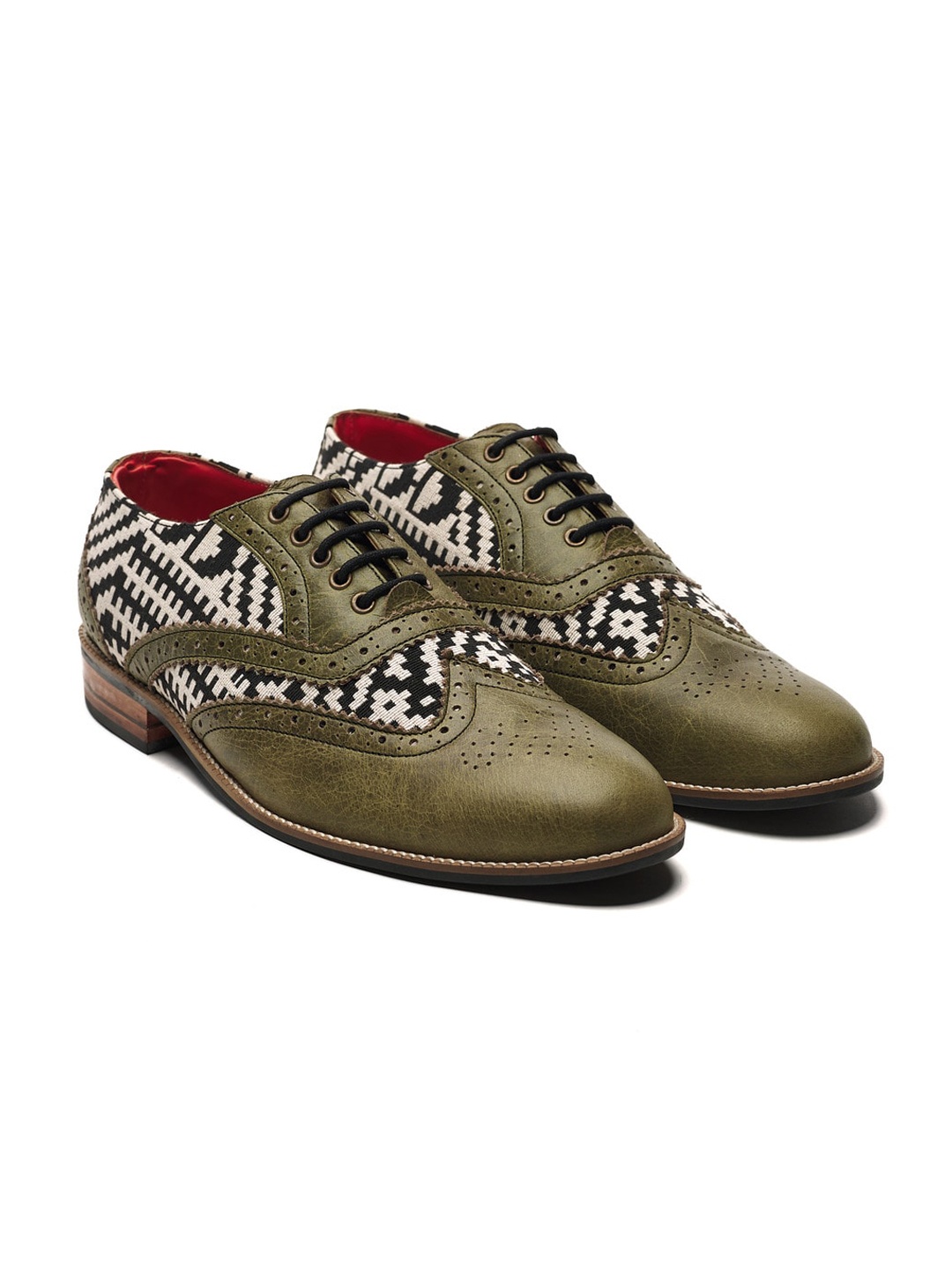 

Banjaaran Studio Men Printed Leather Memory Foam Insole Brogues, Olive
