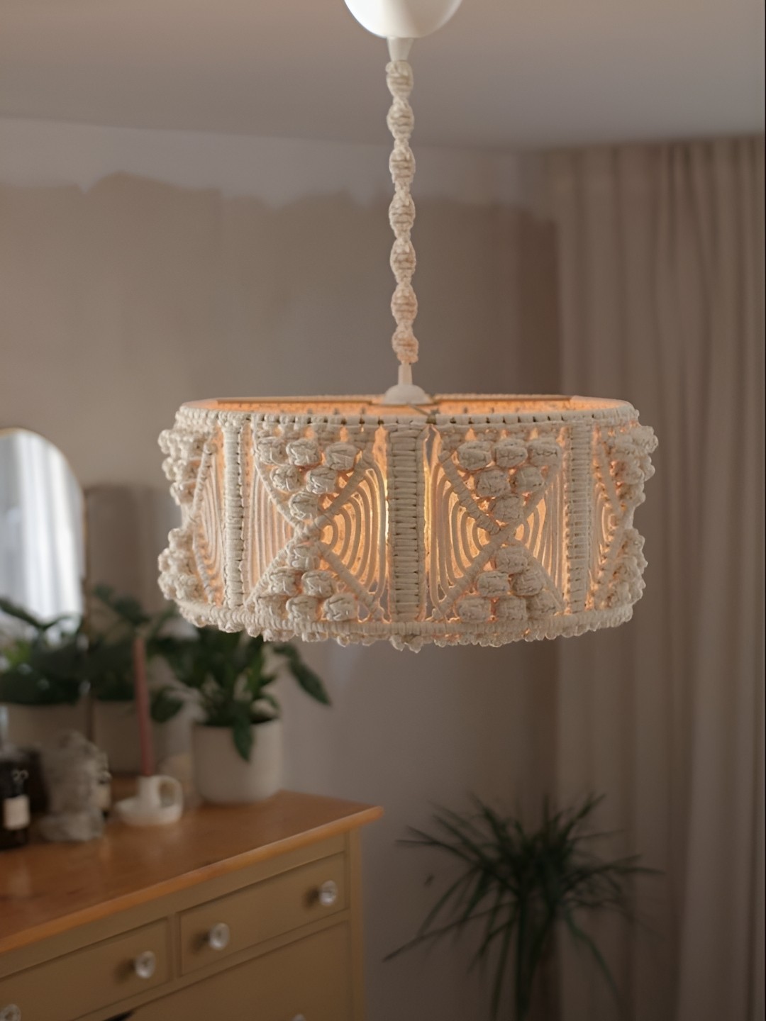 

Classy Tulip Off White Textured Quirky Cylindrical Ceiling Lamp