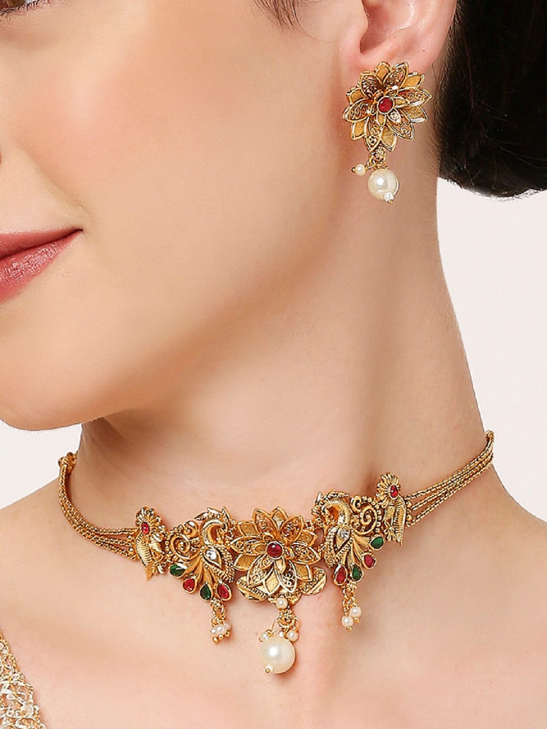 

OOMPH kundan Studded & Pearls Beaded Necklace & Earrings, Gold