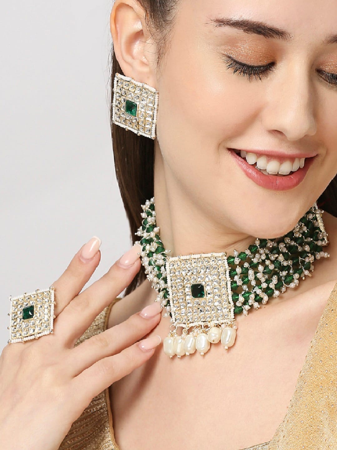

OOMPH kundan Studded & Pearls Beaded Jewellery Set, Gold