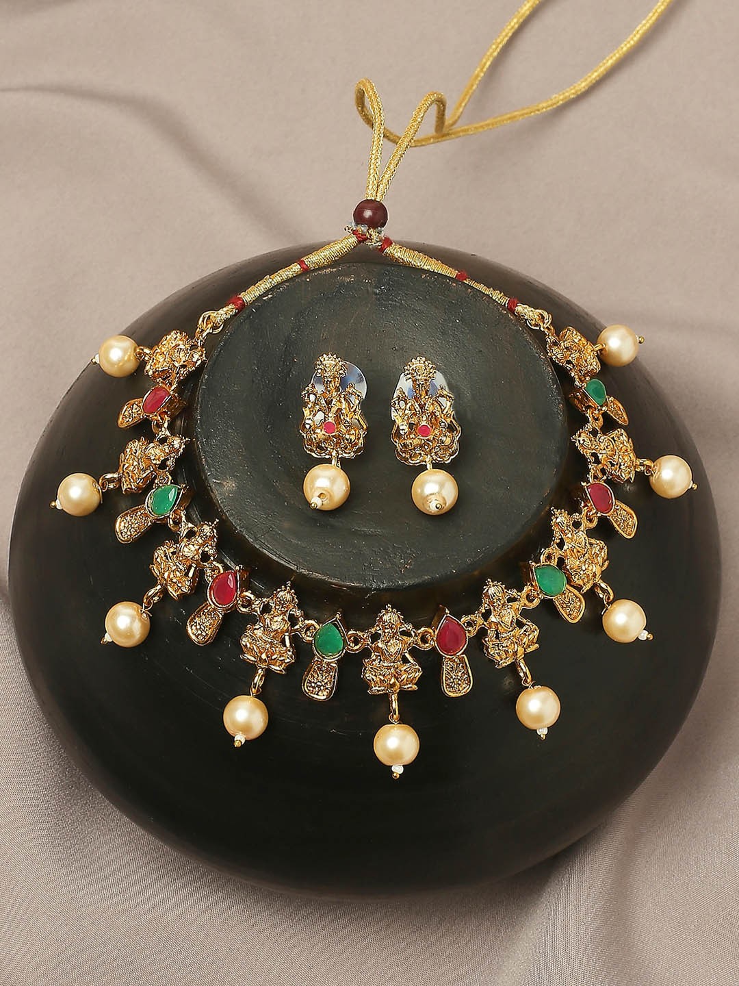 

OOMPH Stone Studded & Pearls Beaded Jewellery Set, Gold