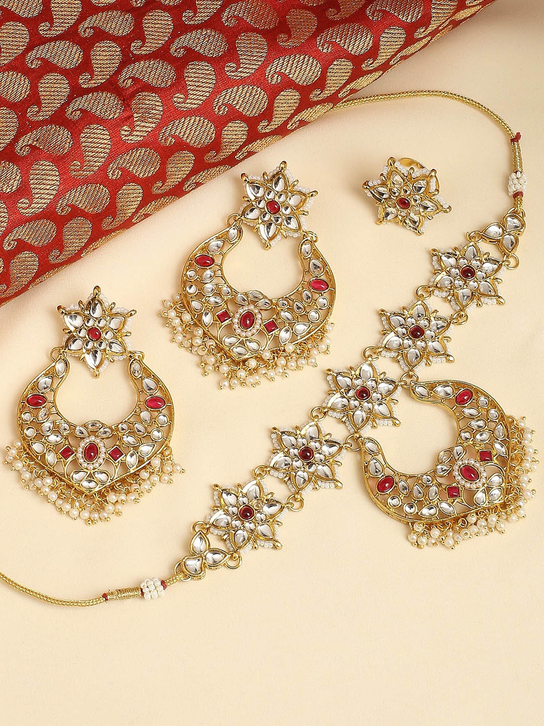 

OOMPH Kundan-Studded & Beaded Choker Jewellery Set, Gold