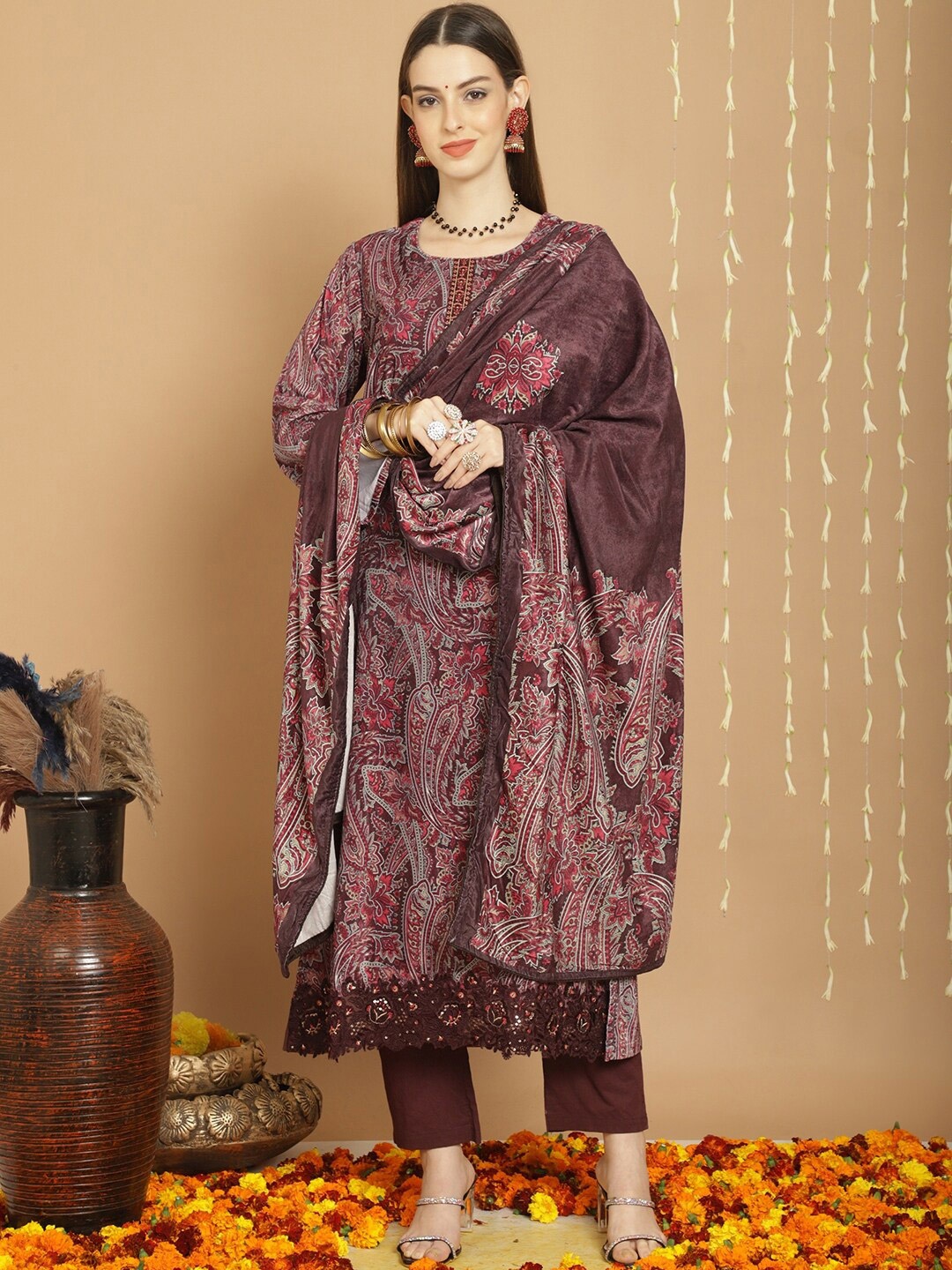 

Stylee LIFESTYLE Floral Printed Sequinned Velvet Unstitched Dress Material, Burgundy