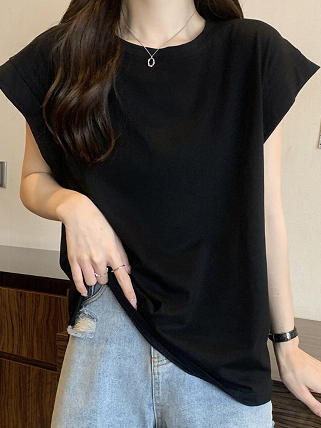 

LULU & SKY Extended Sleeves Regular Top, Black