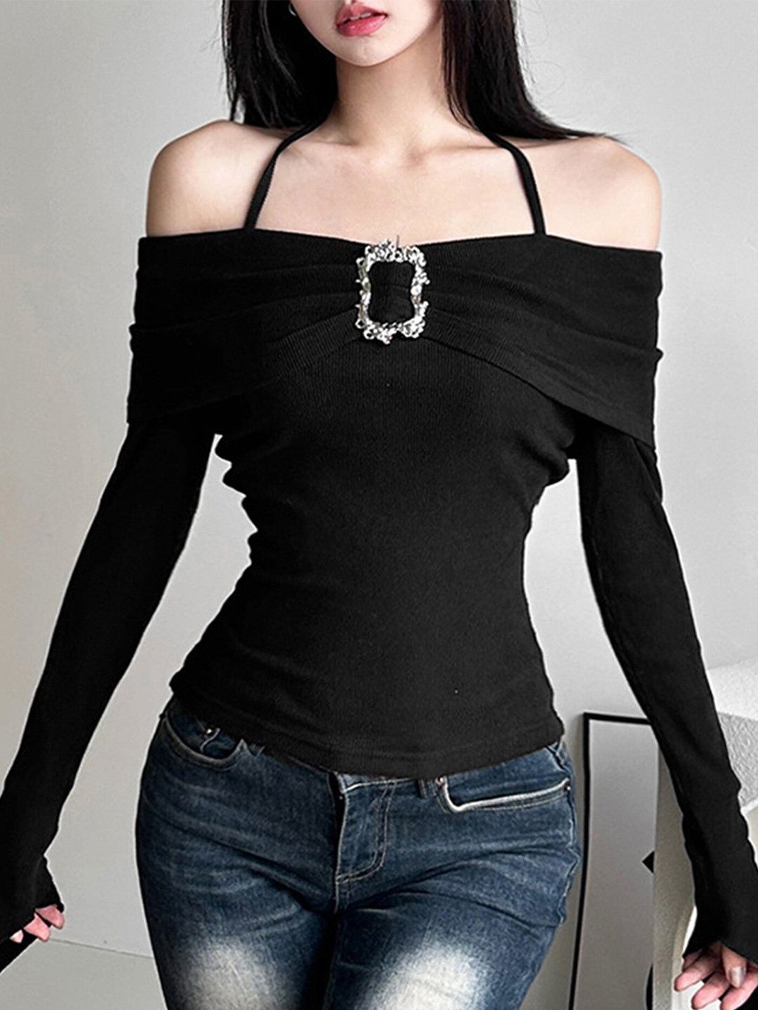 

LULU & SKY Halter Neck Cold-Shoulder Sleeves Fitted Top, Black