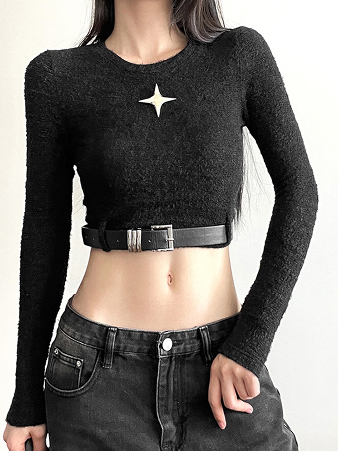 

LULU & SKY Round Neck Long Sleeves Fitted Crop Top, Black