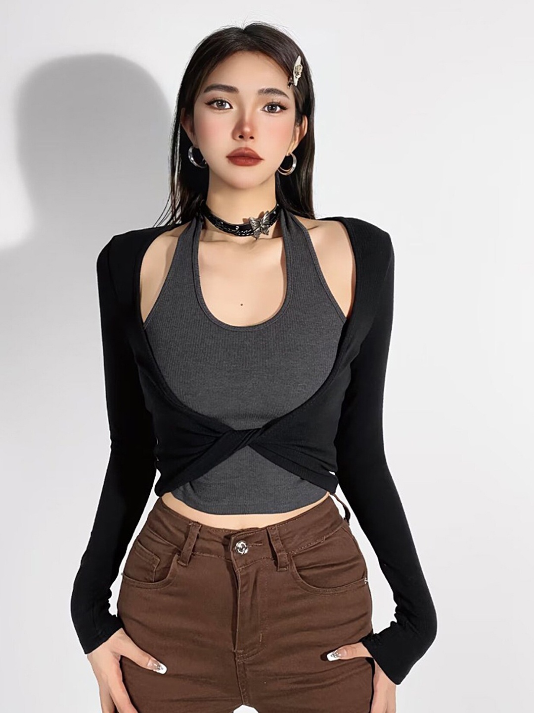 

LULU & SKY Long Sleeves Twisted Crop Top, Black
