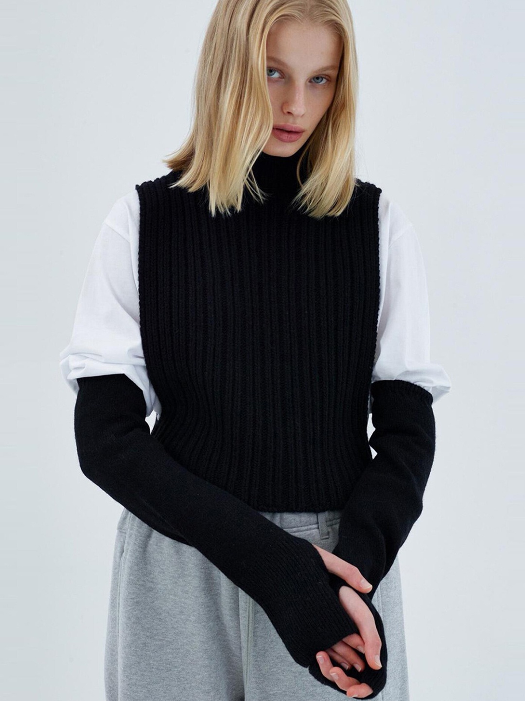 

LULU & SKY Ribbed High Neck Top with Detachable Sleeves, Black