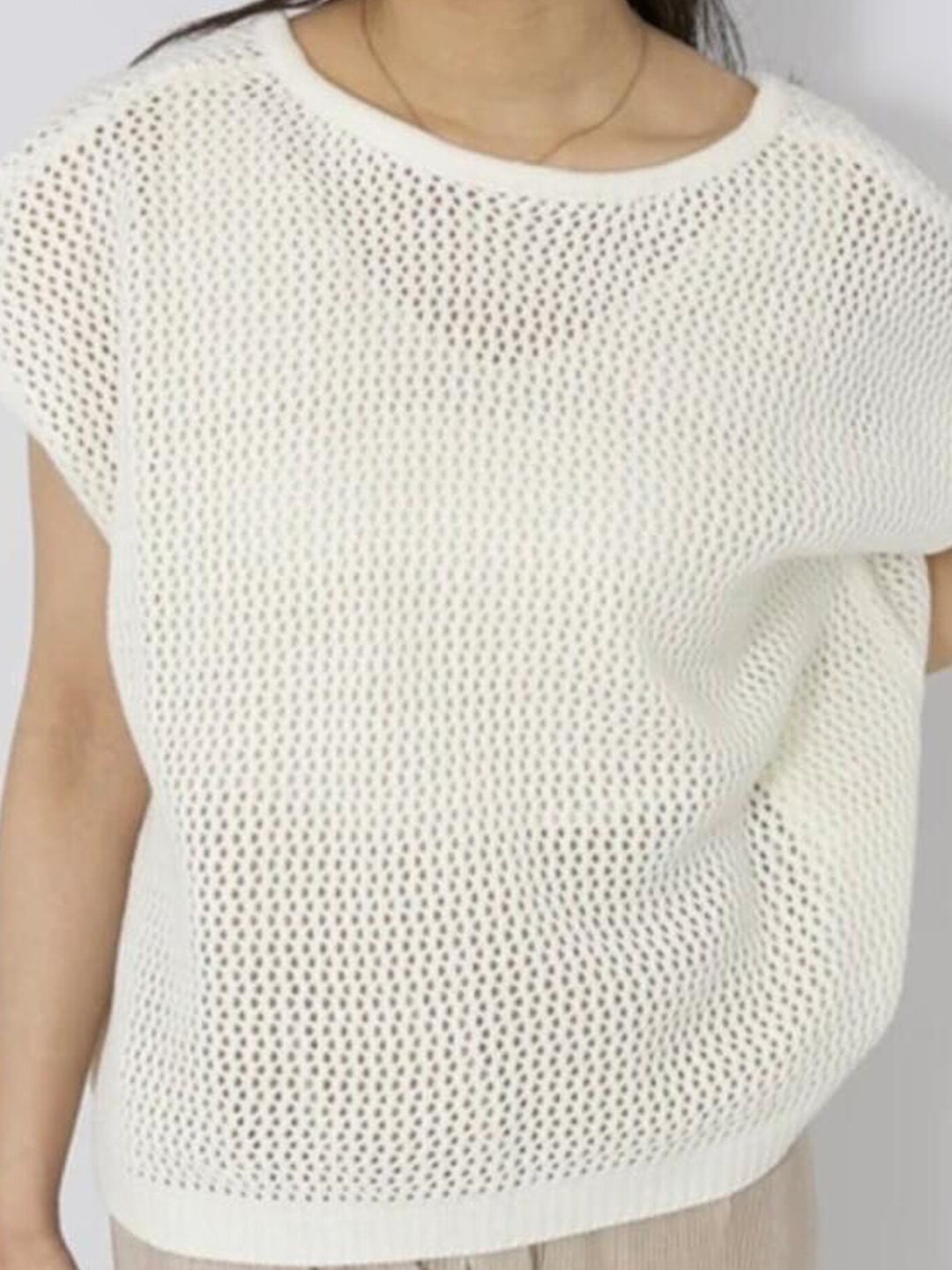

LULU & SKY Self Design Extended Sleeves Styled Back Top, White