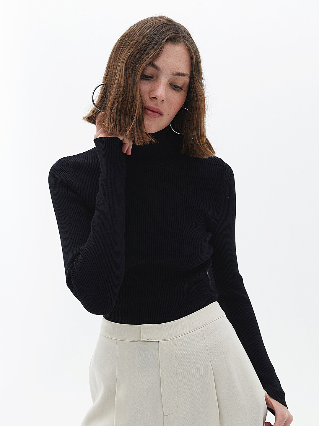 

LULU & SKY High Neck Ribbed Regular Top, Black