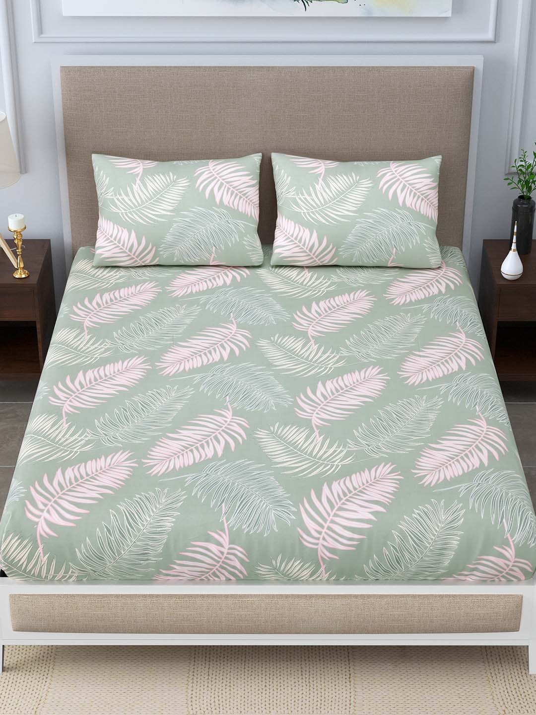 

FABROLI Green Cotton 300 TC King Bedsheet with 2 Pillow Covers