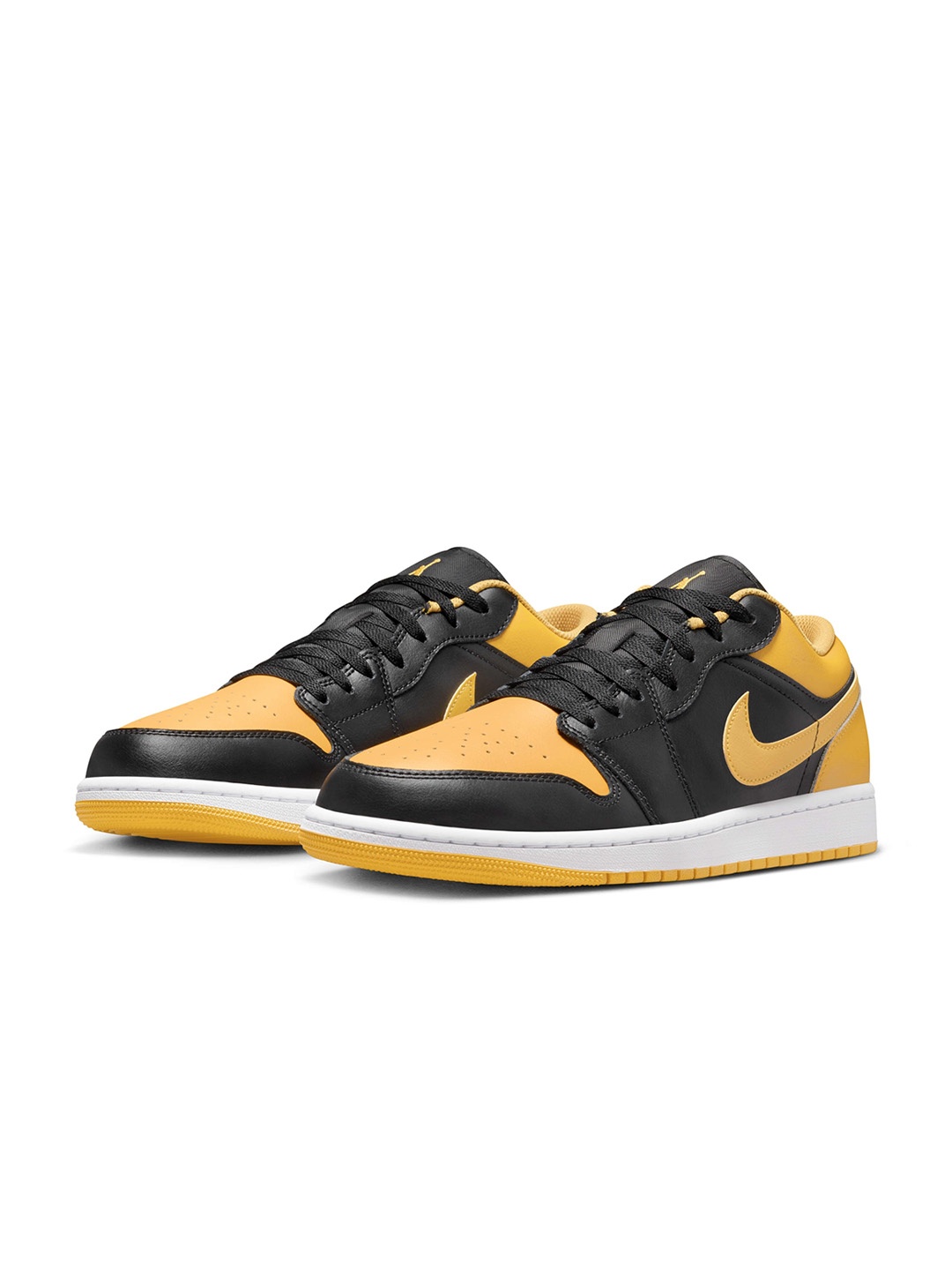 

Nike Men Air Jordan 1 Low Sneaker, Black