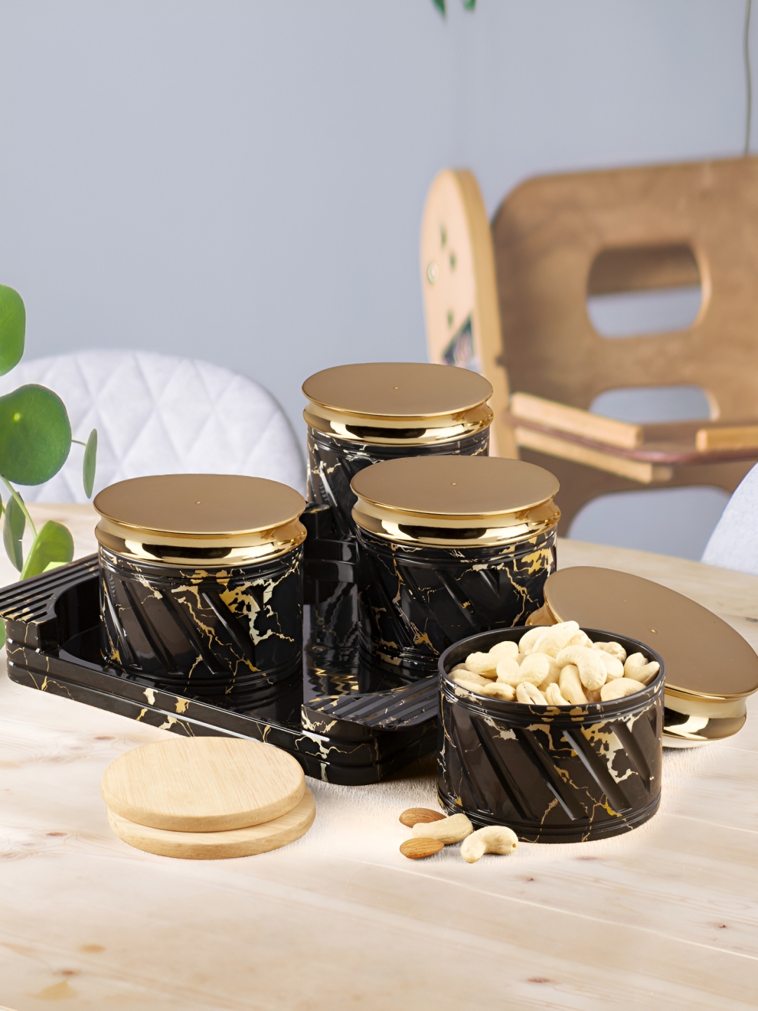 

SELVEL Black Plastic 4 Pieces Easy to Clean Food Container