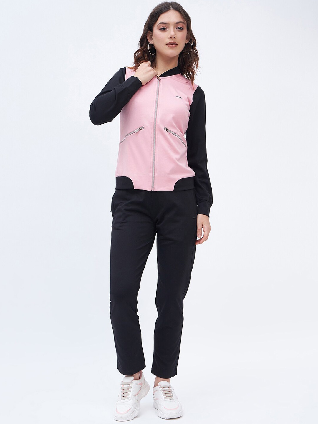 

Okane Mandarin Collar Sweatshirt & Trousers, Pink