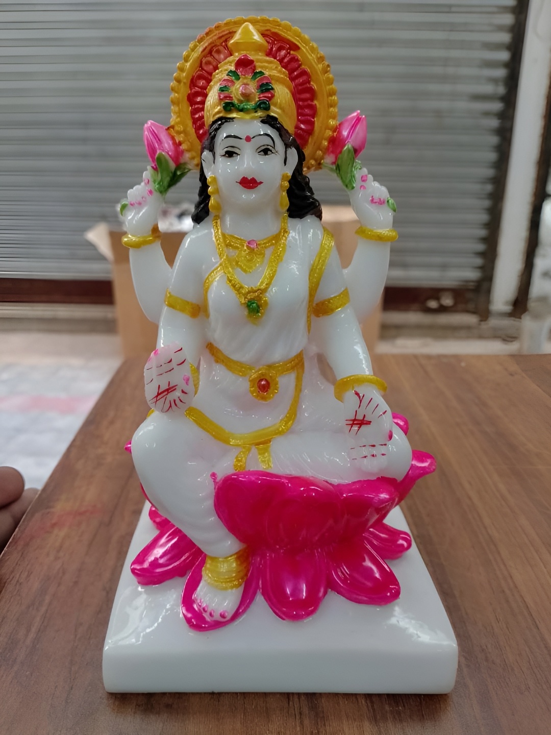

VAMIKA HANDICRAFTS White & Gold Toned Godesses Lakshmi Idol Marble Showpiece