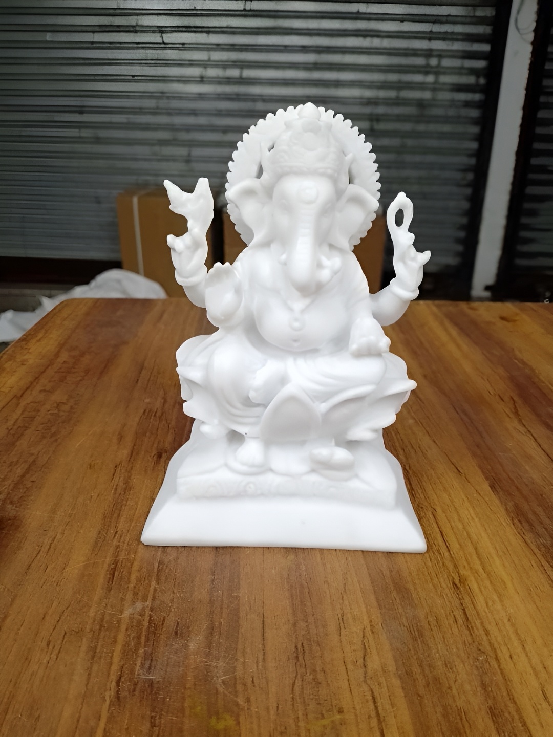 

VAMIKA HANDICRAFTS White Lord Ganesh Religious Idol Showpiece