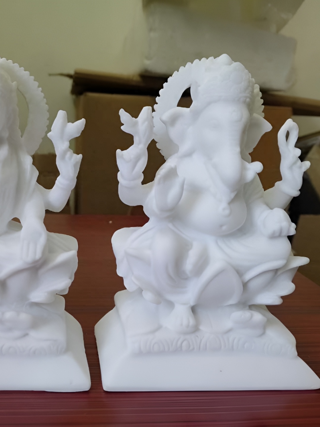 

VAMIKA HANDICRAFTS White Religious Idol Showpiece