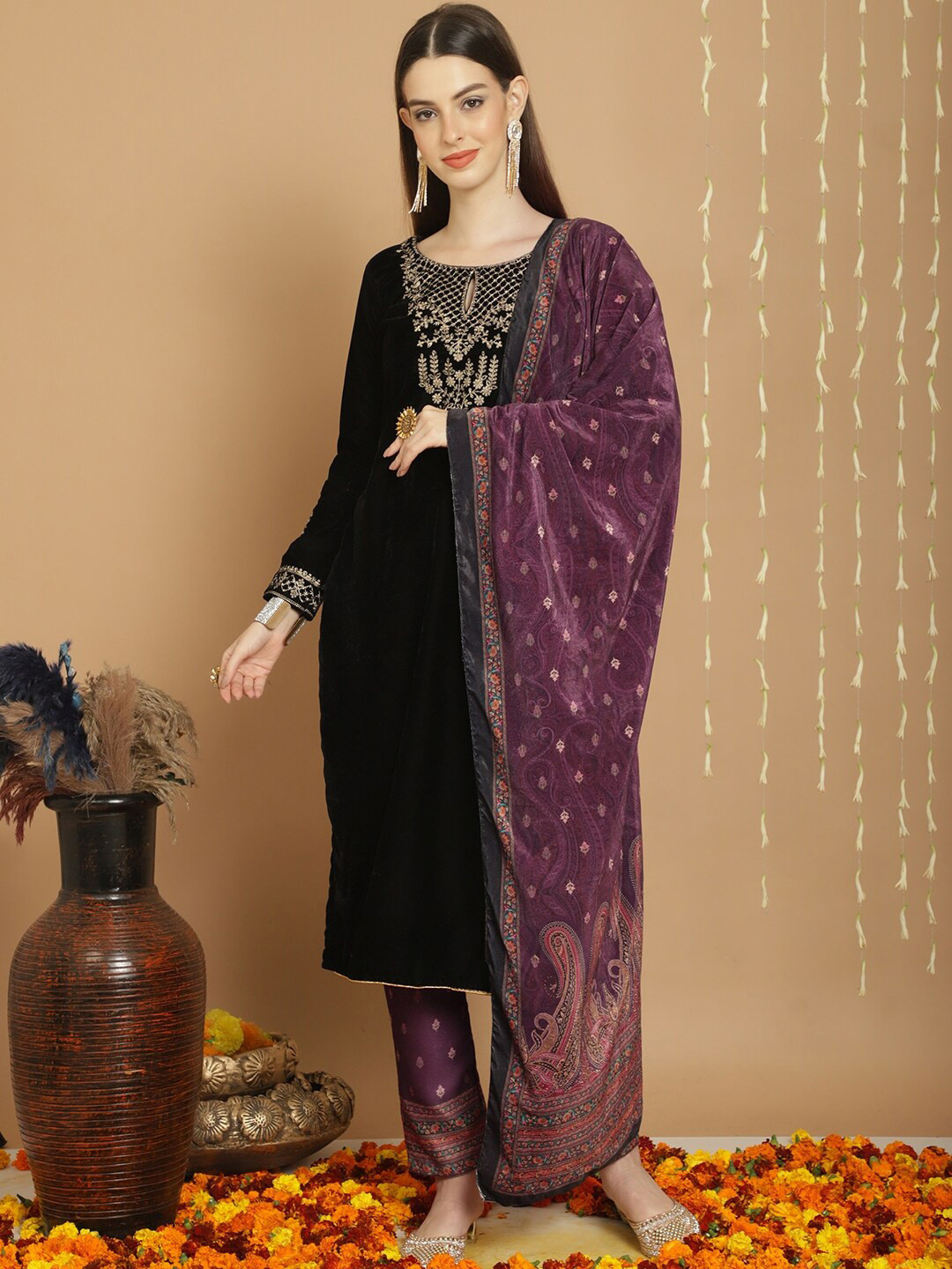 

Stylee LIFESTYLE Embroidered Velvet Unstitched Dress Material, Black