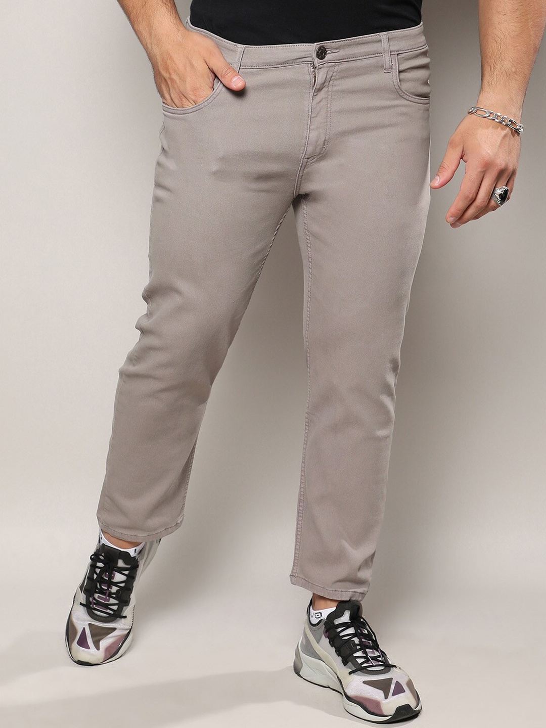 

Instafab Plus Men Jean Relaxed Fit Light Fade Clean Look Cotton Jeans, Grey