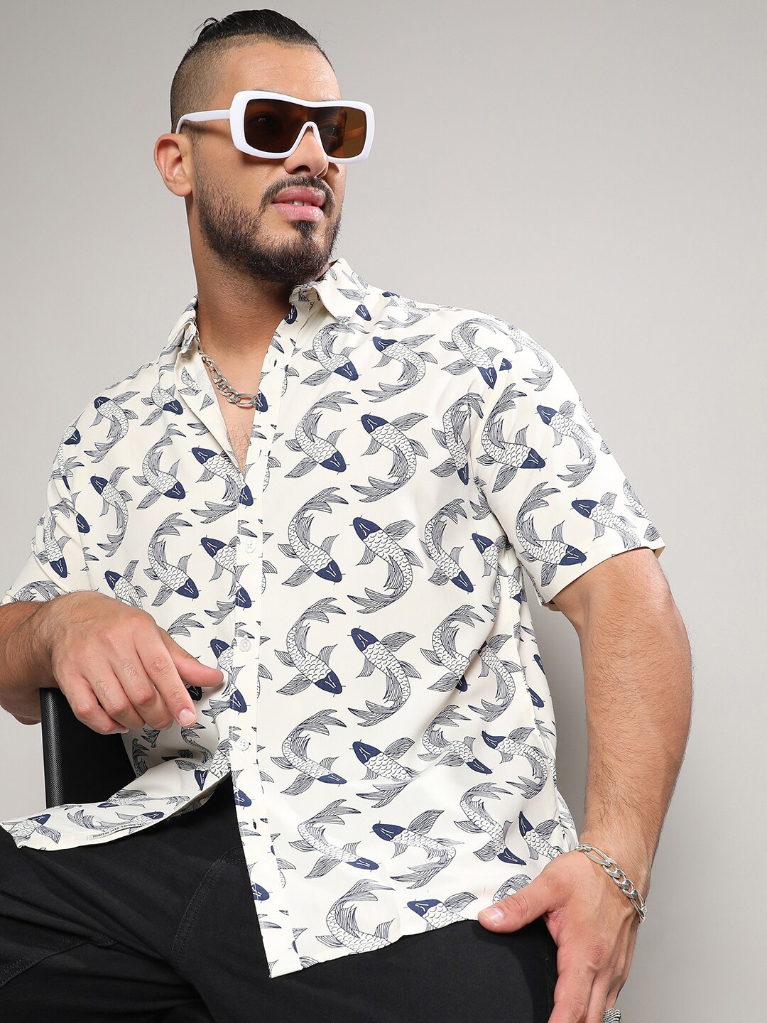 

Instafab Plus Size Classic Fish Printed Spread Collar Casual Shirt, White