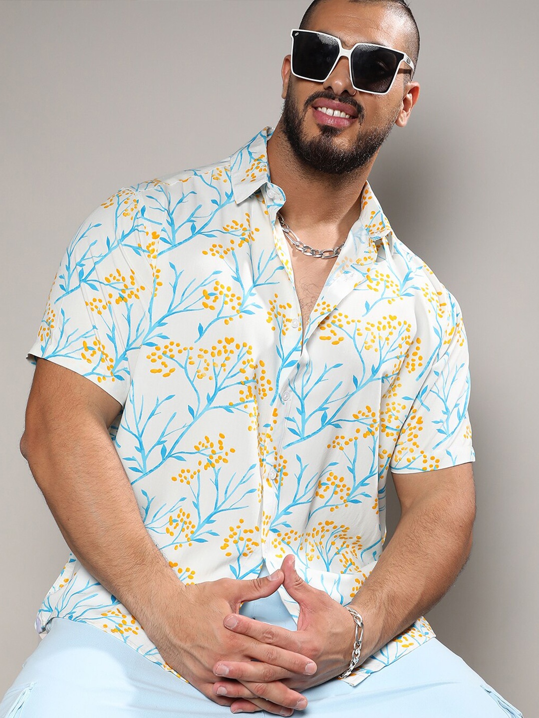 

Instafab Plus Floral Printed Classic Casual Shirt, White