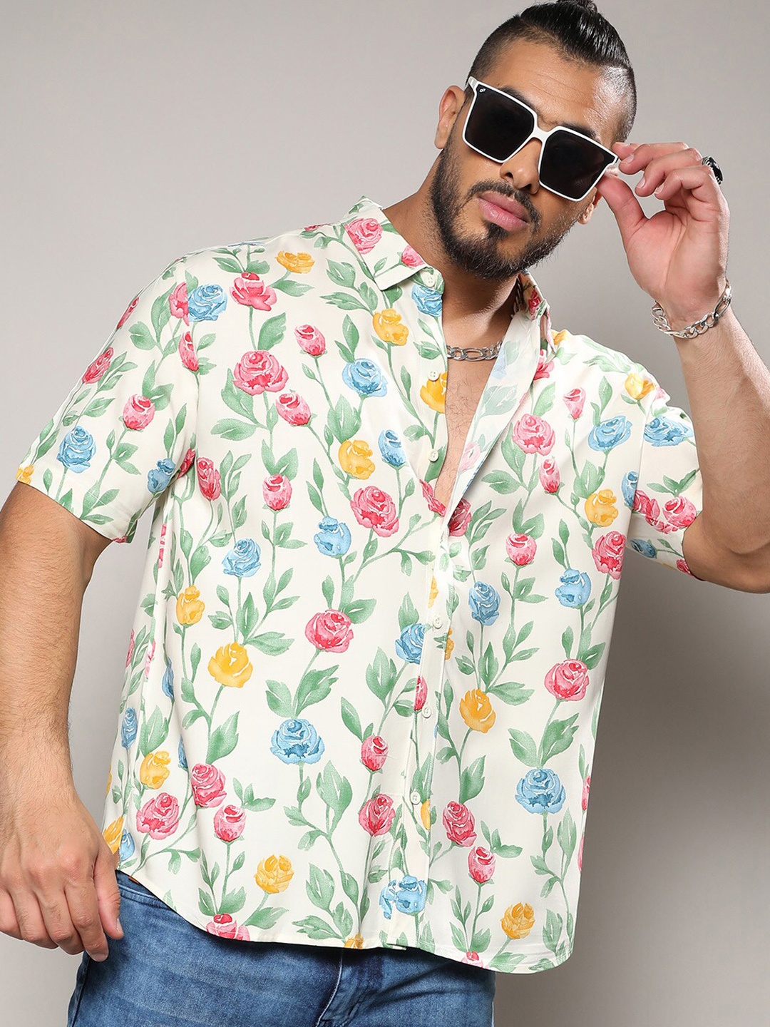 

Instafab Plus Size Men Classic Floral Printed Casual Shirt, White