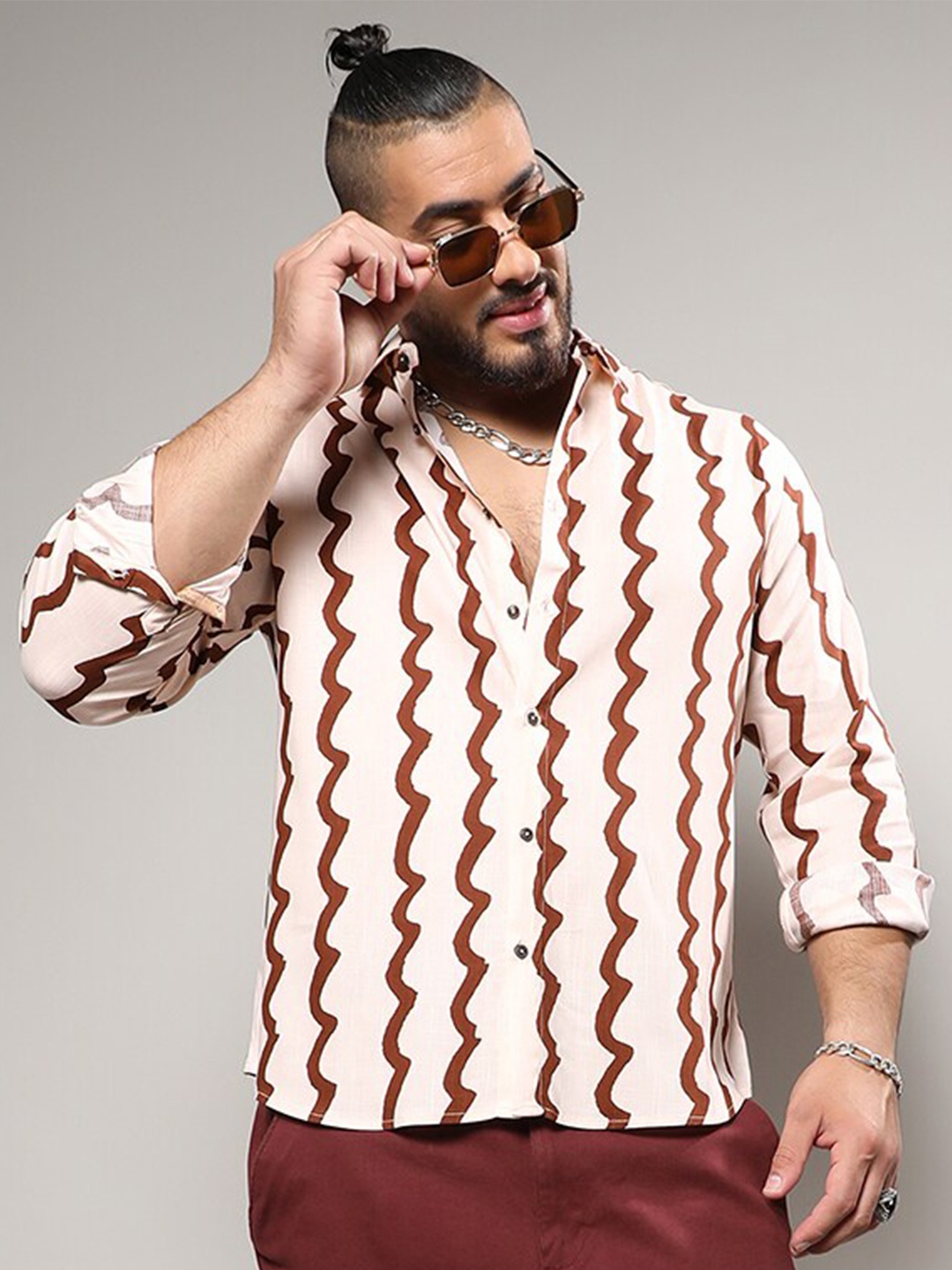 

Instafab Plus Classic Geometric Printed Spread Collar Casual Shirt, Beige