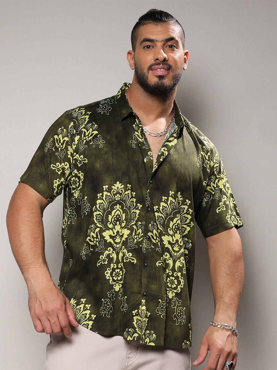 

Instafab Plus Classic Floral Printed Casual Shirt, Green