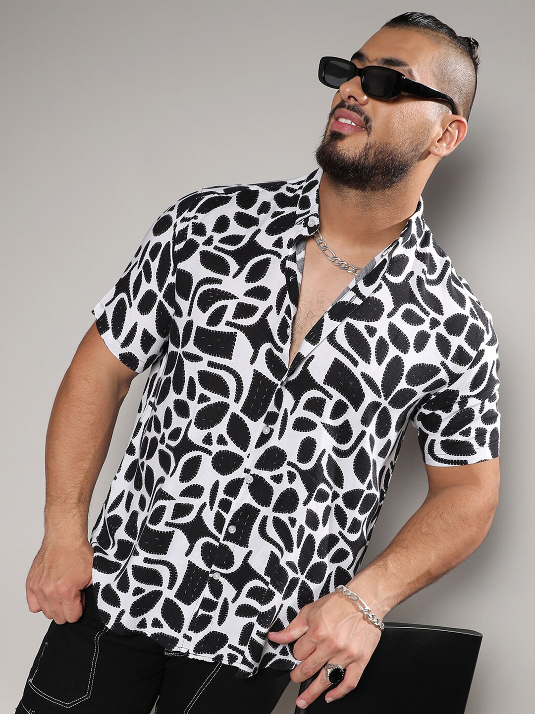 

Instafab Plus Size Abstract Printed Classic Regular Fit Casual Shirt, White