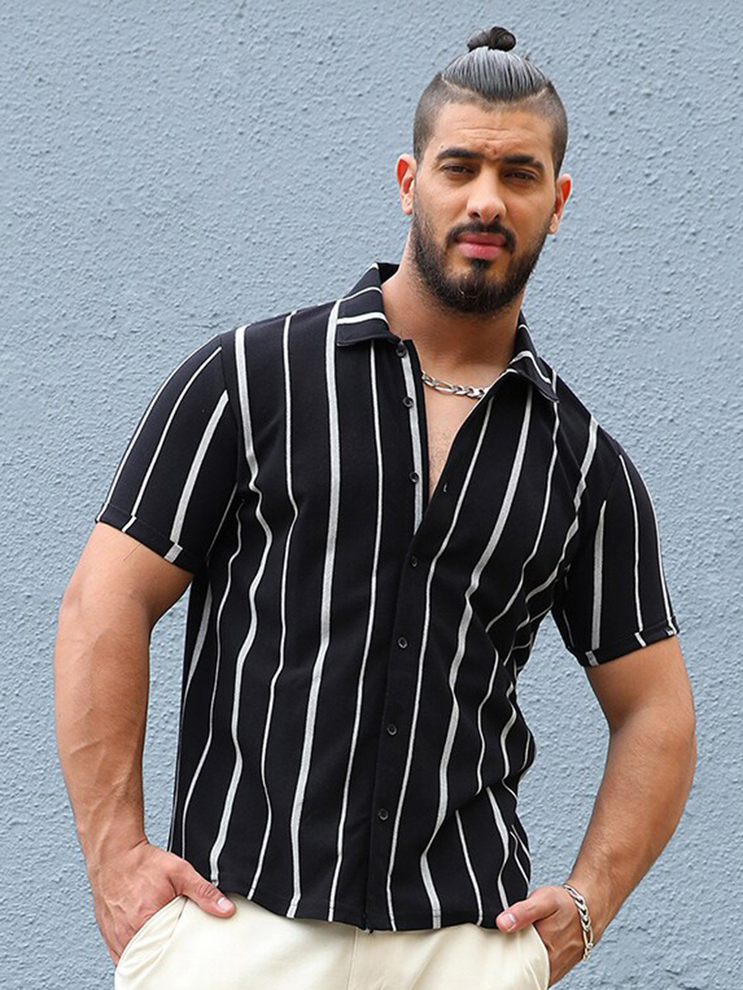 

Instafab Plus Size Classic Vertical Stripes Cotton Casual Shirt, Black