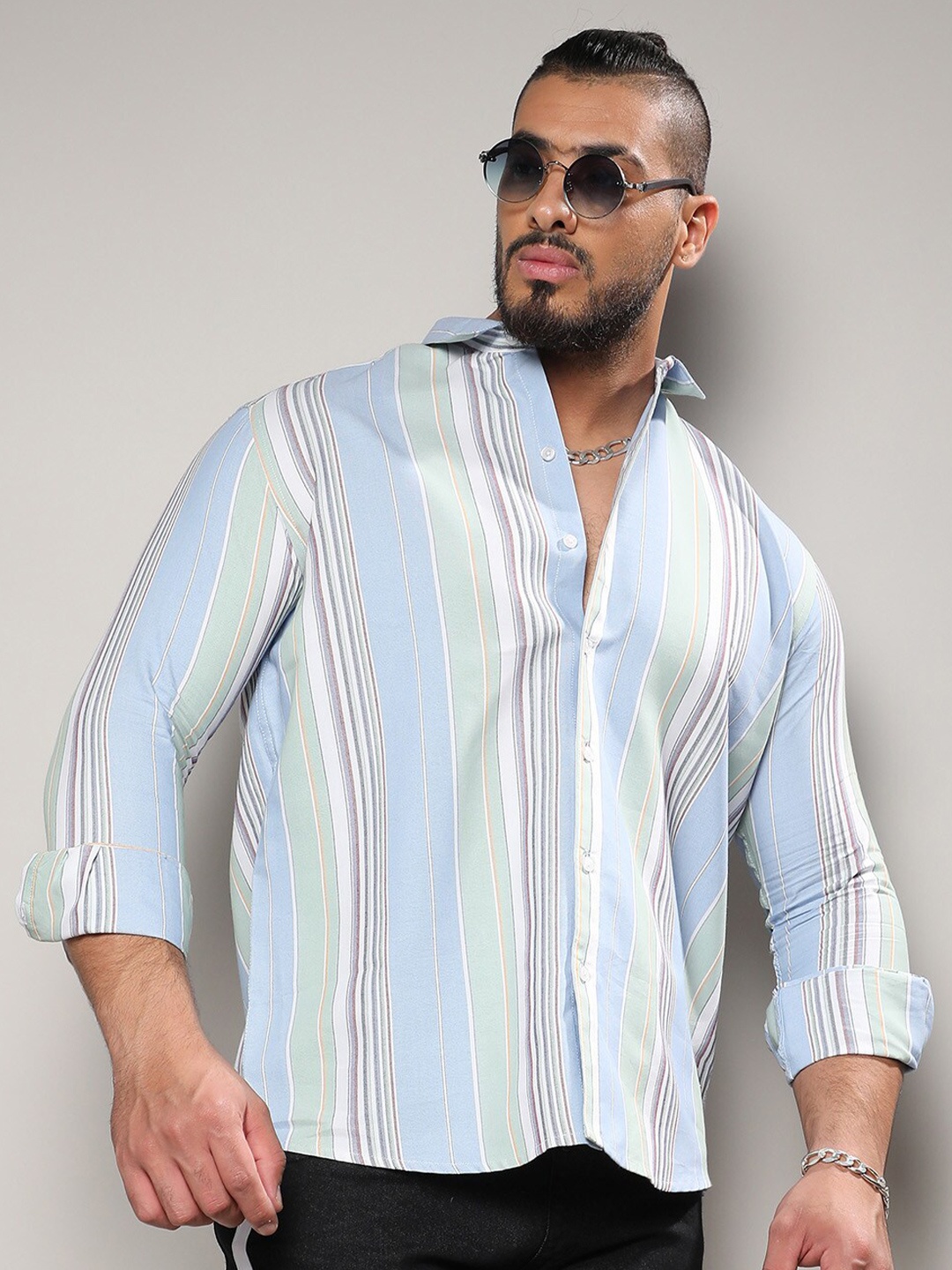 

Instafab Plus Classic Vertical Stripes Cotton Casual Shirt, Blue