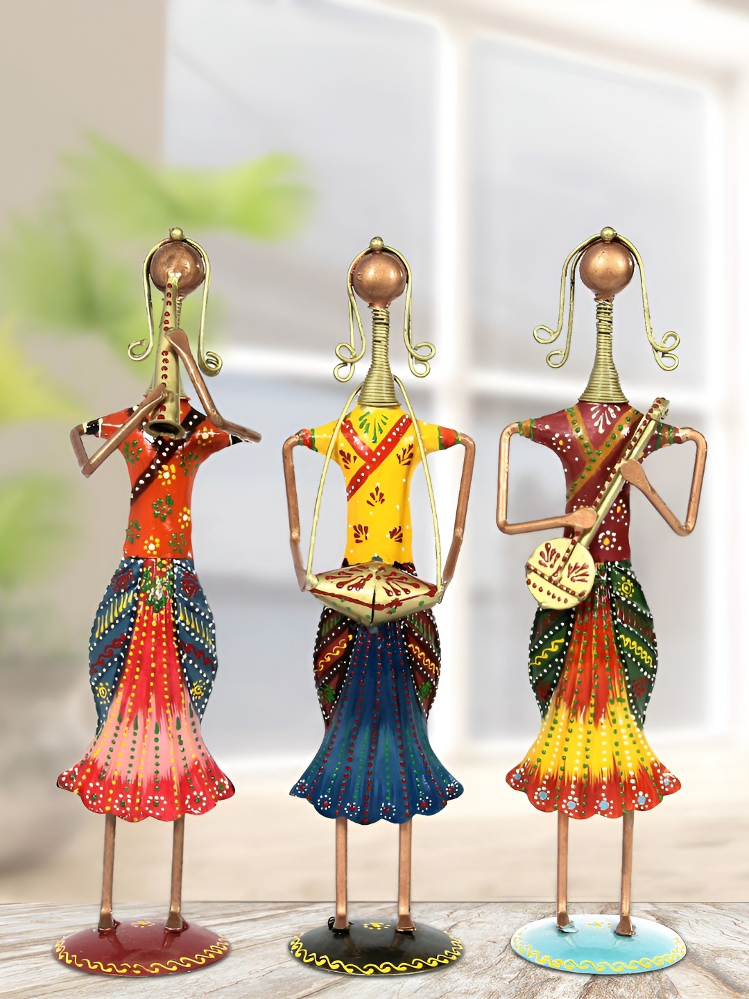 

HANDICRAFTS PARADISE Red Yellow 3 Pieces Musical lady Dolls Showpiece