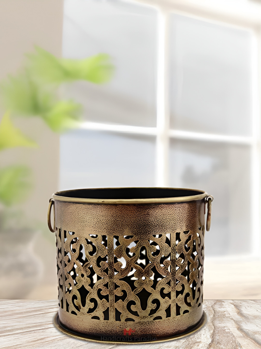 

HANDICRAFTS PARADISE Copper Toned and Black Cut work Container Showpiece