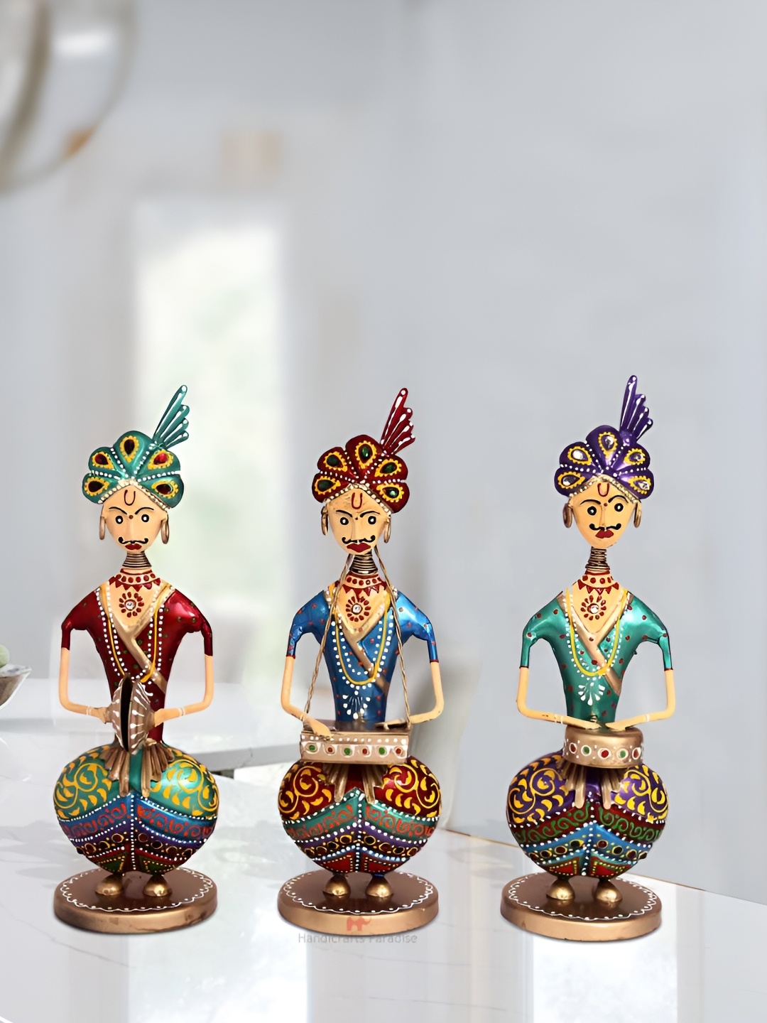 

HANDICRAFTS PARADISE Red & Blue 3 Pieces Metal Musician Men Medium Showpieces