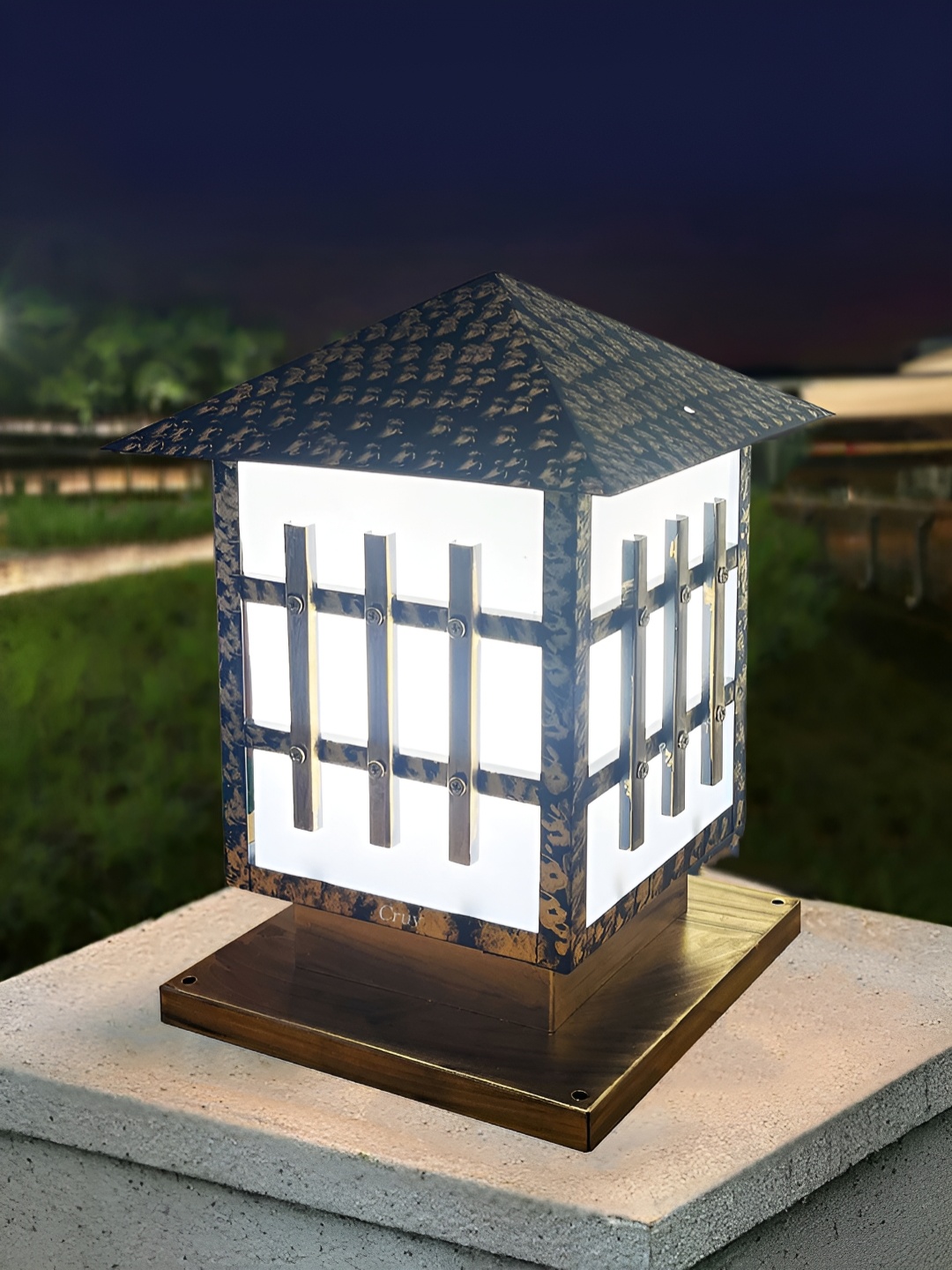 

Cruv Black & White Metal Waterproof Square Shaped Outdoor Lamps