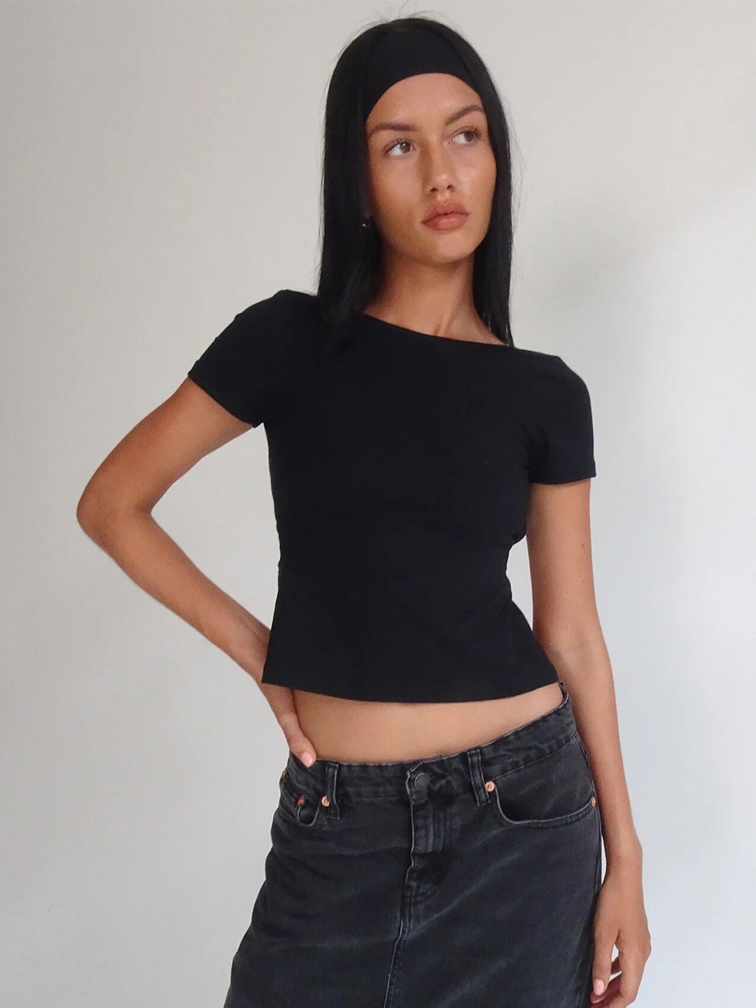 

Dracht Round Neck Cotton Crop Top, Black