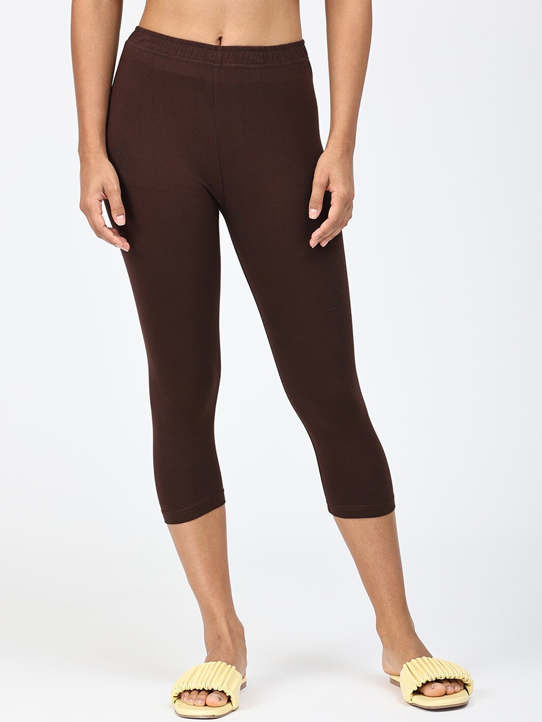 

Robinbosky Stretchable Capri Leggings, Brown