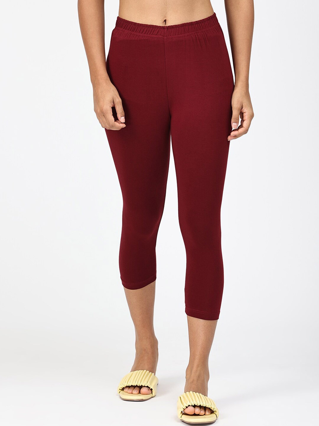 

Robinbosky Stretchable Capri Length Leggings, Maroon